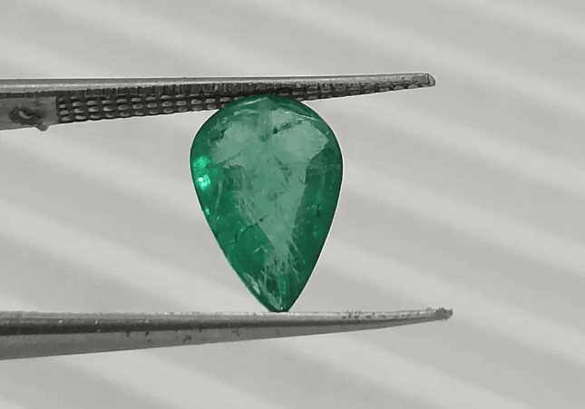 1.42ct Deep Vivid Green Emerald, 100% Natural Gem - SMSGEMS 