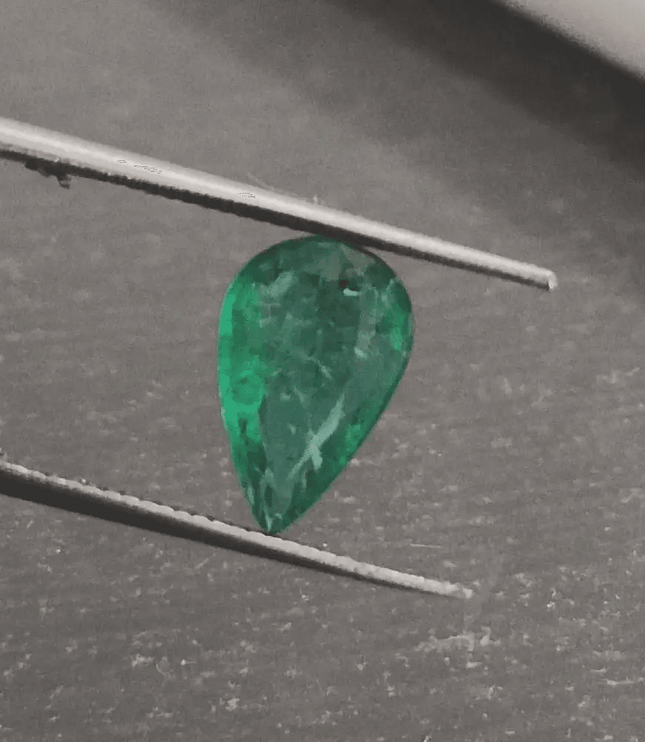 1.42ct Deep Vivid Green Emerald, 100% Natural Gem - SMSGEMS 