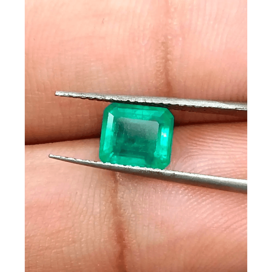 1.45ct Velvet Green Swat Emerald , 100% Natural Earth Mined Gemstone - SMSGEMS 