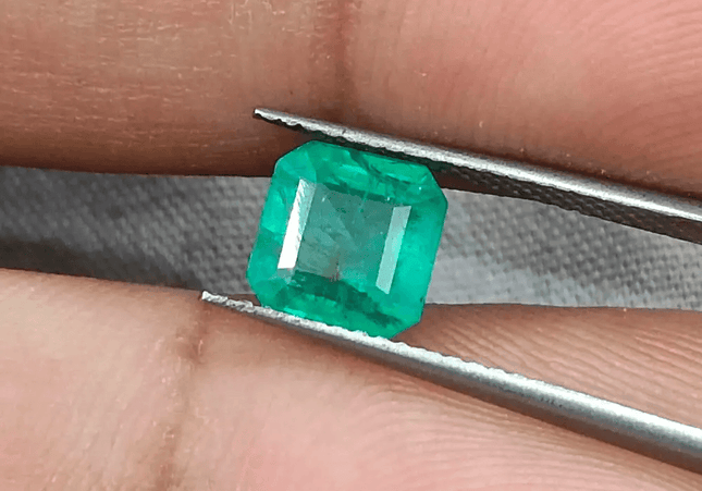 1.46ct Zambian Emerald, Natural Earth Mined Gemstone - SMSGEMS 