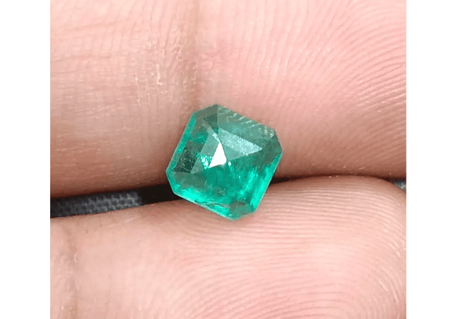 1.46ct Zambian Emerald, Natural Earth Mined Gemstone - SMSGEMS 