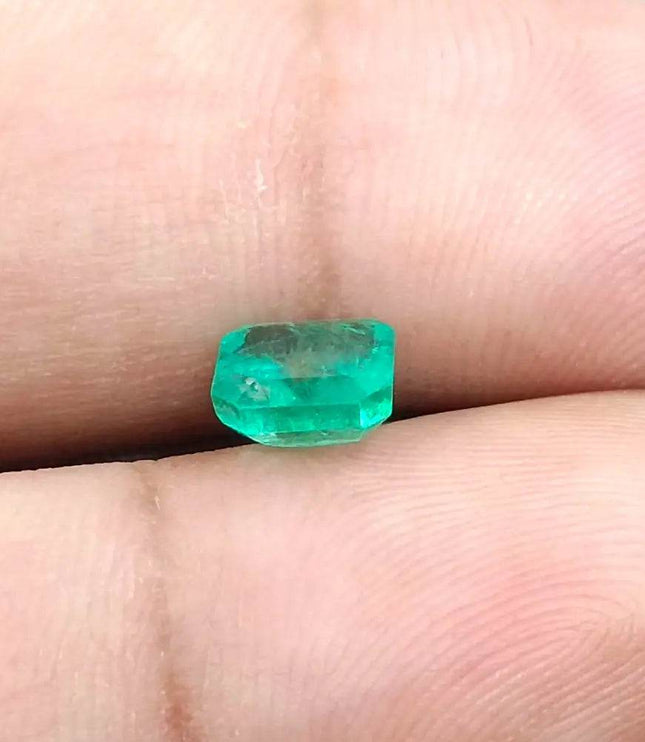 1.46ct Zambian Emerald, Natural Earth Mined Gemstone - SMSGEMS 