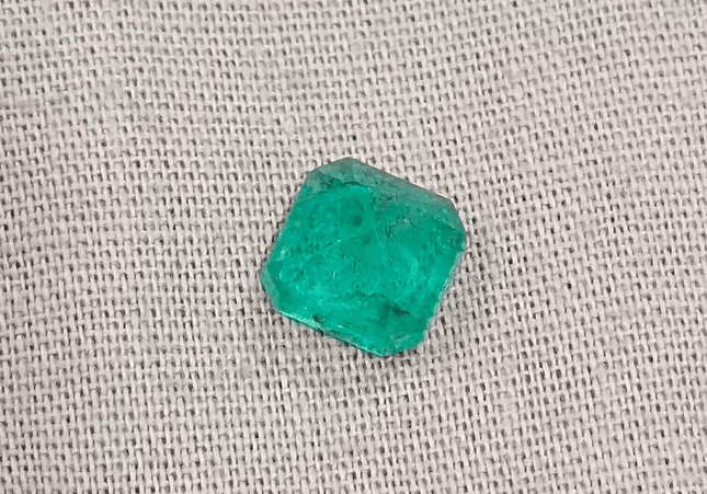 1.46ct Zambian Emerald, Natural Earth Mined Gemstone - SMSGEMS 