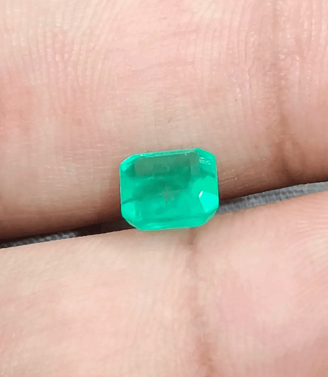 1.51ct Colombian Emerald, Natural Earth Mined Gemstone. - SMSGEMS 