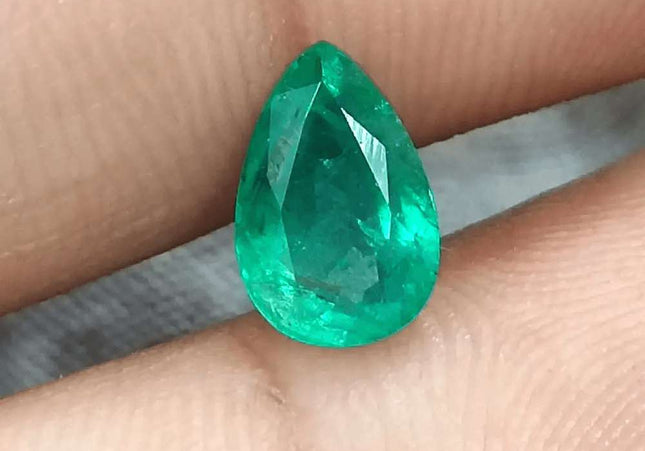 1.51ct Intense Green Emerald, Natural Earth Mined Gemstone - SMSGEMS 