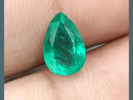 1.51ct Intense Green Emerald, Natural Earth Mined Gemstone - SMSGEMS 