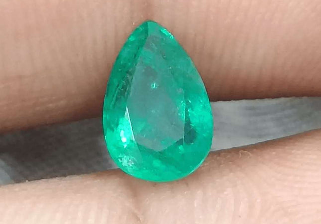 1.51ct Intense Green Emerald, Natural Earth Mined Gemstone - SMSGEMS 