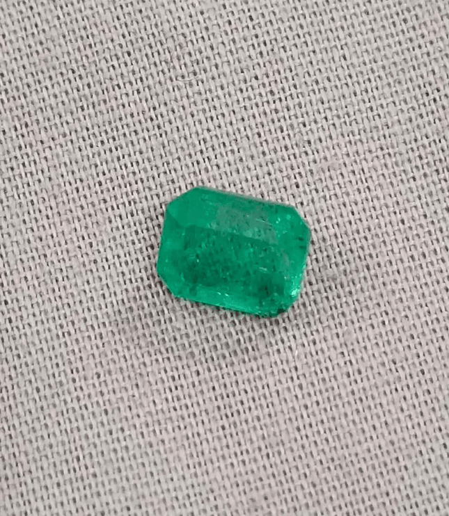 1.52ct Intense Green Panjshir Emerald, Natural Earth Mined Gemstone - SMSGEMS 