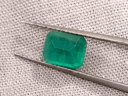 1.57ct Zambian Emerald , 100% Natural Earth Mined Gemstone - SMSGEMS 