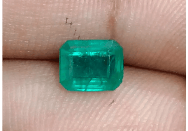 1.57ct Zambian Emerald , 100% Natural Earth Mined Gemstone - SMSGEMS 