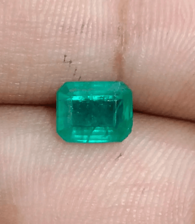 1.57ct Zambian Emerald , 100% Natural Earth Mined Gemstone - SMSGEMS 