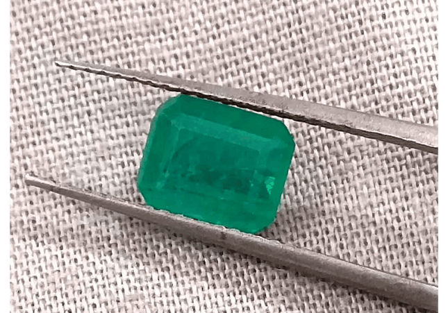 1.57ct Zambian Emerald , 100% Natural Earth Mined Gemstone - SMSGEMS 