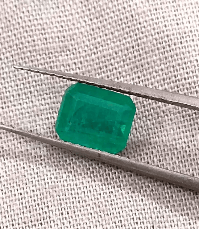 1.57ct Zambian Emerald , 100% Natural Earth Mined Gemstone - SMSGEMS 