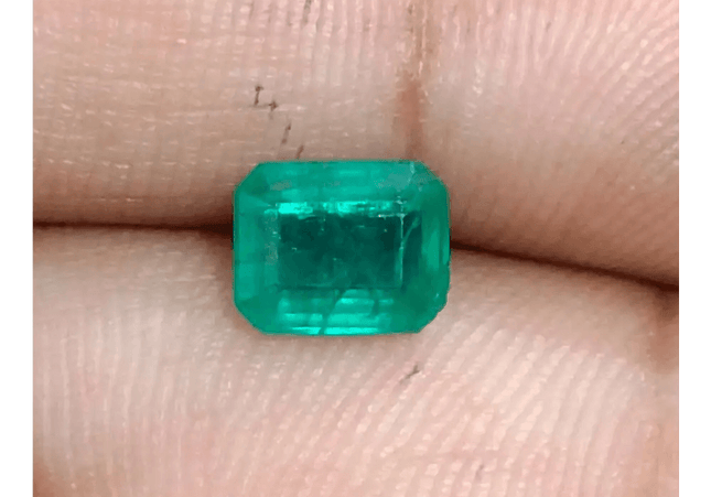 1.57ct Zambian Emerald , 100% Natural Earth Mined Gemstone - SMSGEMS 
