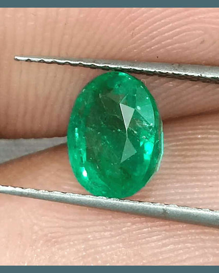 1.60ct Top Spring Green Emerald, Natural Earth Mined Gemstone - SMSGEMS 