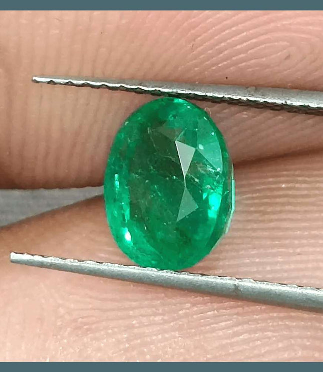 1.60ct Top Spring Green Emerald, Natural Earth Mined Gemstone - SMSGEMS 