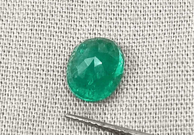 1.60ct Top Spring Green Emerald, Natural Earth Mined Gemstone - SMSGEMS 