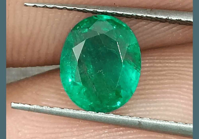 1.60ct Top Spring Green Emerald, Natural Earth Mined Gemstone - SMSGEMS 
