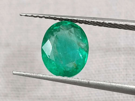 1.60ct Top Spring Green Emerald, Natural Earth Mined Gemstone - SMSGEMS 