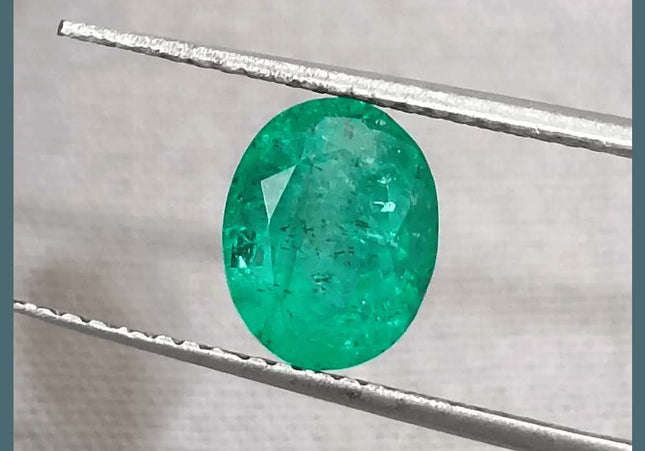 1.64ct Bright Green Emerald, Natural Earth Mined Gemstone - SMSGEMS 
