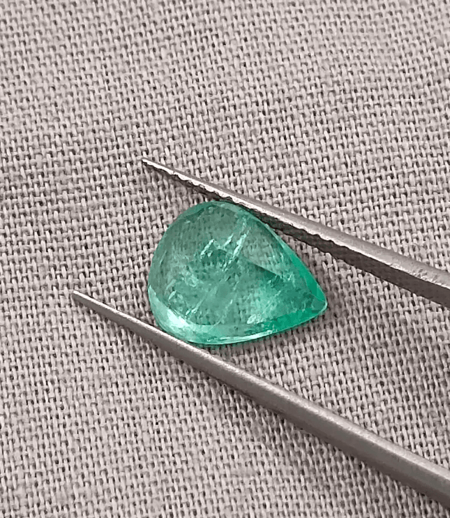 1.66ct Pastel Green Russian Emerald, 100% Natural Earth Mined Gemstone - SMSGEMS 