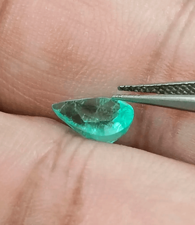 1.66ct Pastel Green Russian Emerald, 100% Natural Earth Mined Gemstone - SMSGEMS 