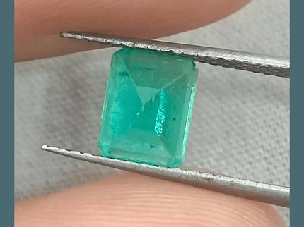 1.67ct Medium Intense Green Emerald, Natural Gemstone - SMSGEMS 