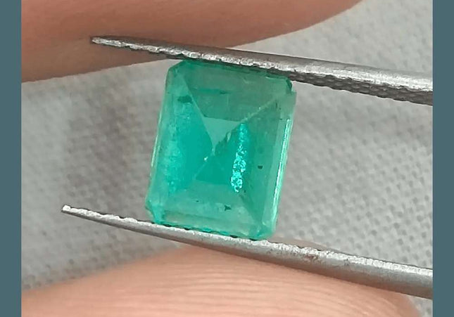1.67ct Medium Intense Green Emerald, Natural Gemstone - SMSGEMS 