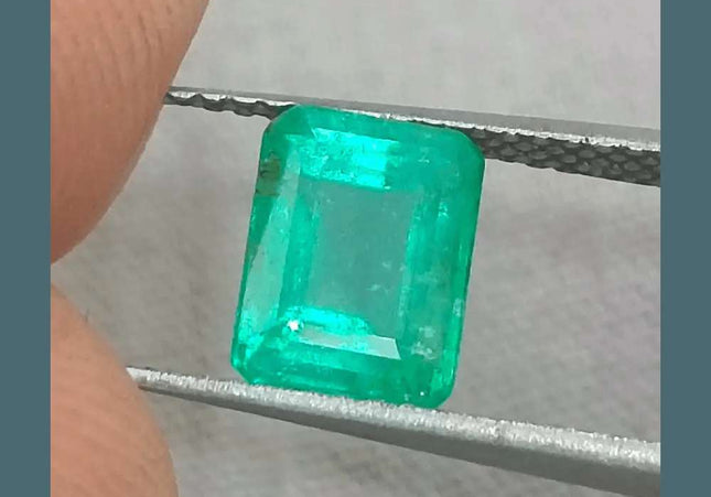 1.67ct Medium Intense Green Emerald, Natural Gemstone - SMSGEMS 