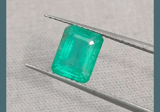 1.67ct Medium Intense Green Emerald, Natural Gemstone - SMSGEMS 