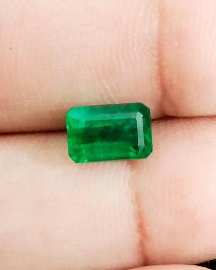 1.68ct AAA Color Grade Zambian Emerald , 100% Natural Earth Mined Gem. - SMSGEMS 