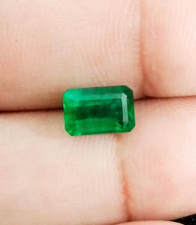 1.68ct AAA Color Grade Zambian Emerald , 100% Natural Earth Mined Gem. - SMSGEMS 