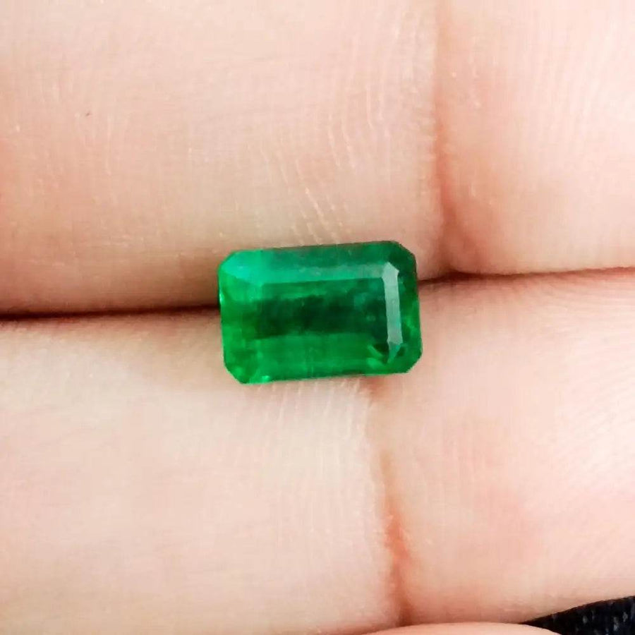 1.68ct AAA Color Grade Zambian Emerald , 100% Natural Earth Mined Gem. - SMSGEMS 