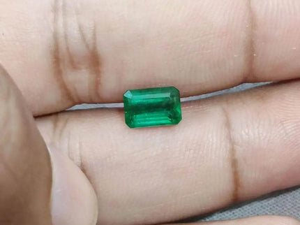 1.68ct AAA Color Grade Zambian Emerald , 100% Natural Earth Mined Gem. - SMSGEMS 