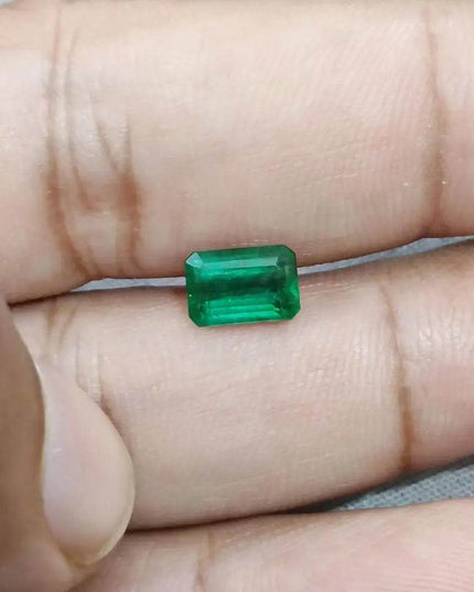 1.68ct AAA Color Grade Zambian Emerald , 100% Natural Earth Mined Gem. - SMSGEMS 