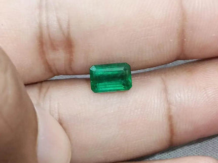 1.68ct AAA Color Grade Zambian Emerald , 100% Natural Earth Mined Gem. - SMSGEMS 