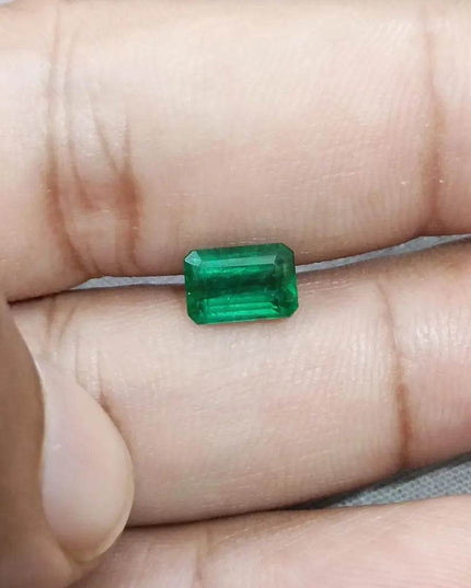 1.68ct AAA Color Grade Zambian Emerald , 100% Natural Earth Mined Gem. - SMSGEMS 