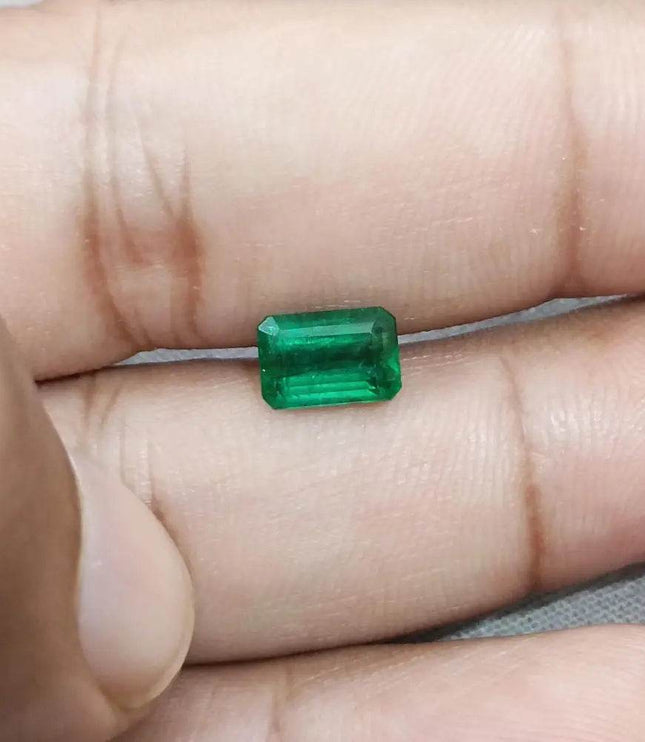 1.68ct AAA Color Grade Zambian Emerald , 100% Natural Earth Mined Gem. - SMSGEMS 