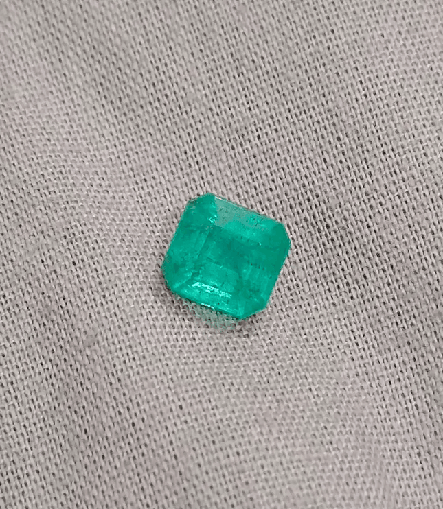 1.68ct Medium Vivid Green Panjshir Emerald, 100% Natural Earth Mined Gemstone - SMSGEMS 