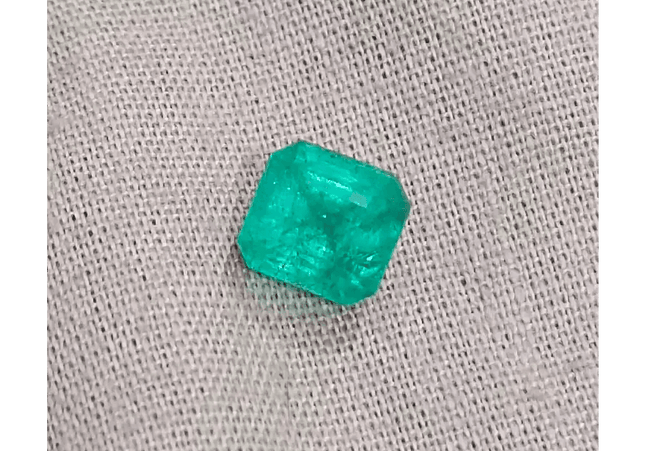 1.68ct Medium Vivid Green Panjshir Emerald, 100% Natural Earth Mined Gemstone - SMSGEMS 