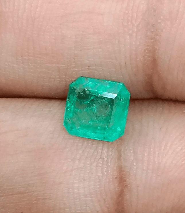 1.68ct Zambian Emerald, Natural Earth Mined Gemstone - SMSGEMS 