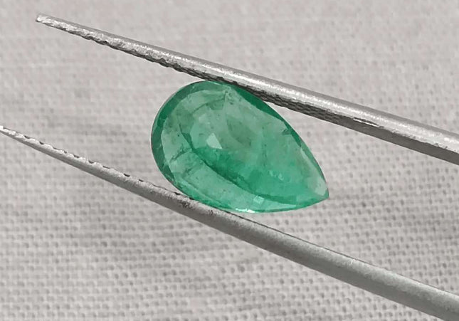 1.69ct Medium Deep Golden Green Emerald, Natural Earth Mined Gemstone - SMSGEMS 