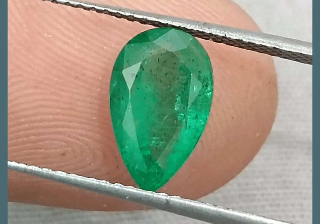 1.69ct Medium Deep Golden Green Emerald, Natural Earth Mined Gemstone - SMSGEMS 