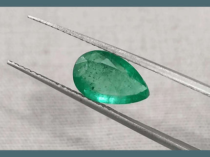 1.69ct Medium Deep Golden Green Emerald, Natural Earth Mined Gemstone - SMSGEMS 