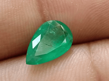 1.77ct Velvet Green Zambian Emerald , 100% Natural Earth Mined Gem. - SMSGEMS 