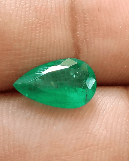 1.77ct Velvet Green Zambian Emerald , 100% Natural Earth Mined Gem. - SMSGEMS 