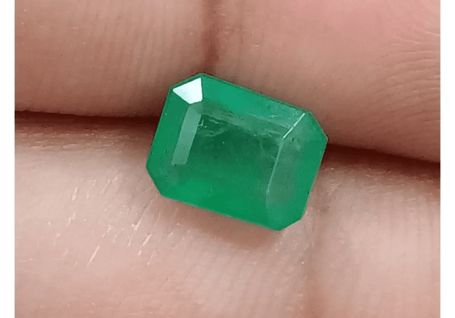 1.82ct Zambian Emerald , 100% Natural Earth Mined Gem. - SMSGEMS 