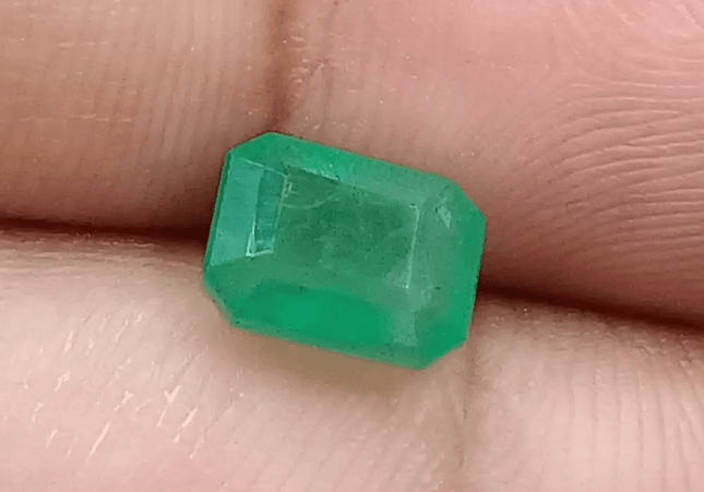 1.82ct Zambian Emerald , 100% Natural Earth Mined Gem. - SMSGEMS 