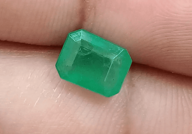 1.82ct Zambian Emerald , 100% Natural Earth Mined Gem. - SMSGEMS 