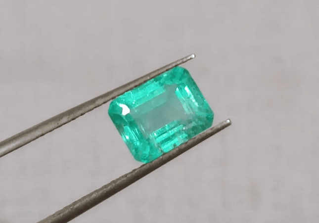 1.84ct Colombian Emerald , 100% Natural Earth Mined Gemstone - SMSGEMS 